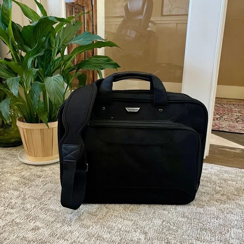 Targus Corporate Traveler Black Laptop Briefcase Bag —14-Inch